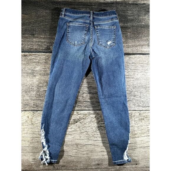 We The Free Tapered  Distressed Denim Cropped Jeans Capri Size 28 - Picture 5 of 8